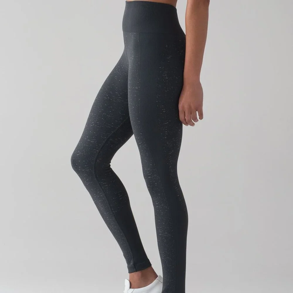 NWT Lululemon Free To Flow 7/8 Tight, Sz 8, Magnum/White - Picture 1 of 6